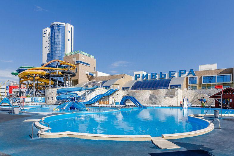 Общий вид на аквапарк Ривьера в Казани
