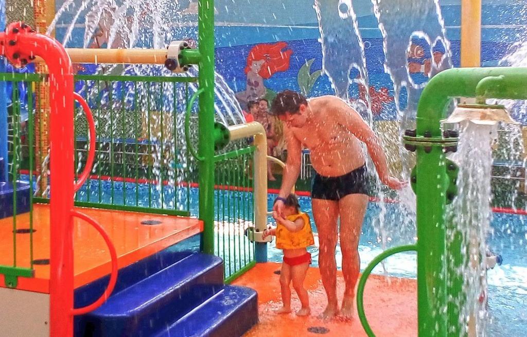 Аквапарк "Джунгли" и аквапарк "Молодая жизнь" в Москве. Цены и стиль работы в 2022 году